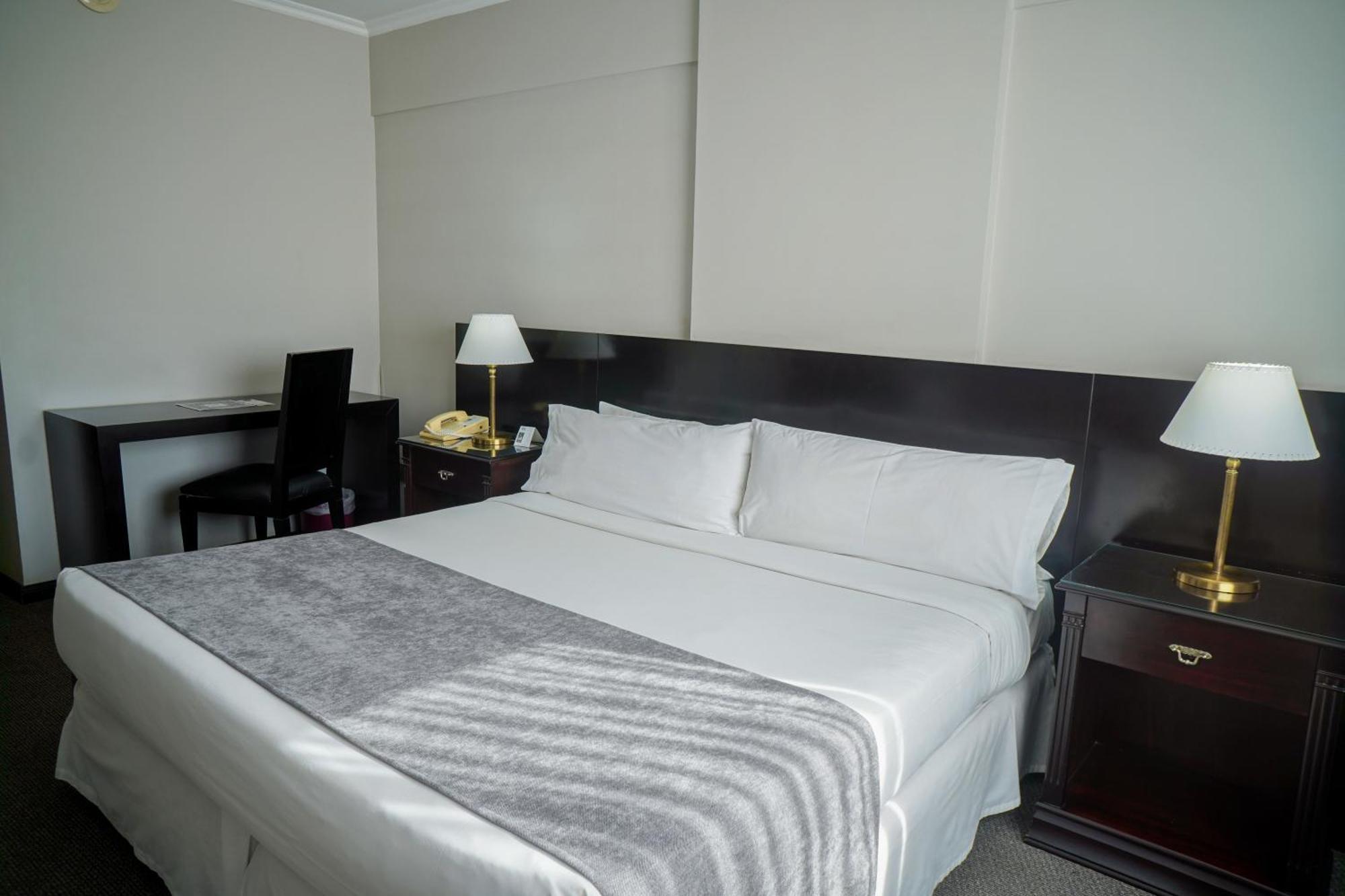 Plaza Real Suites Hotel Росарио Экстерьер фото